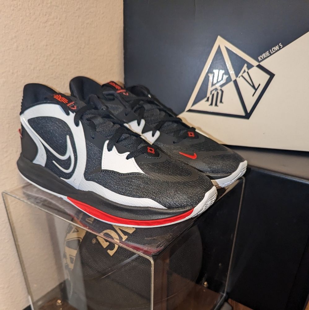 Nike Kyrie Low 5 Bred
